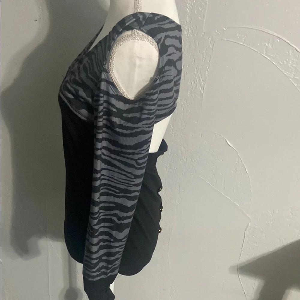 Asymmetrical Black and Gray Long Sleeve Blouse - Picture 3 of 3